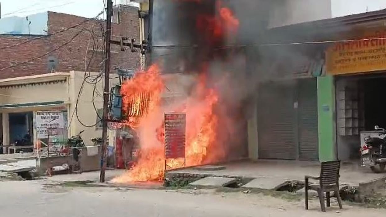 Transformer caught fire due to overloading in Kalan shahjahanpur