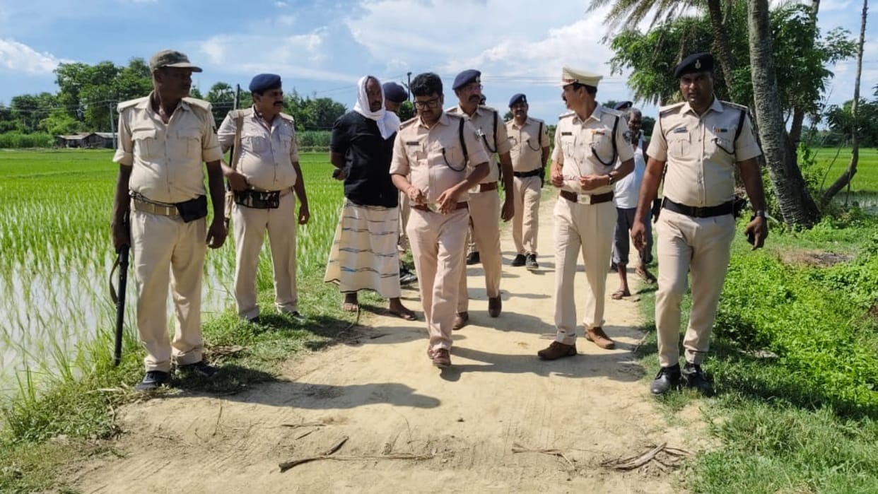 Bihar : Bihar Police engaged in Tanishq Jewelery Showroom Robbery case, Criminals will flee Nepal after malda