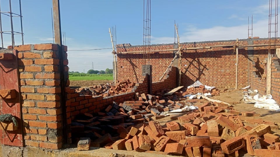 wall of the house under construction was broken
