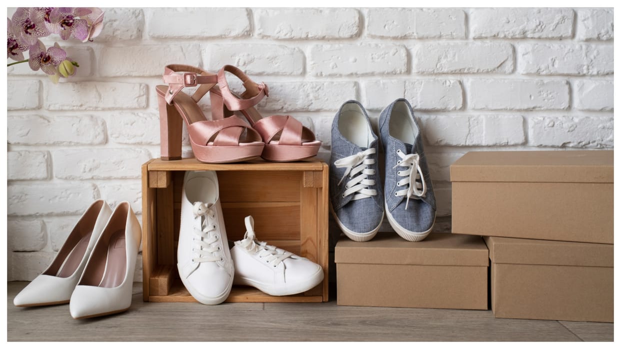 Fengshui Tips do not wear shoes while entering house in hindi