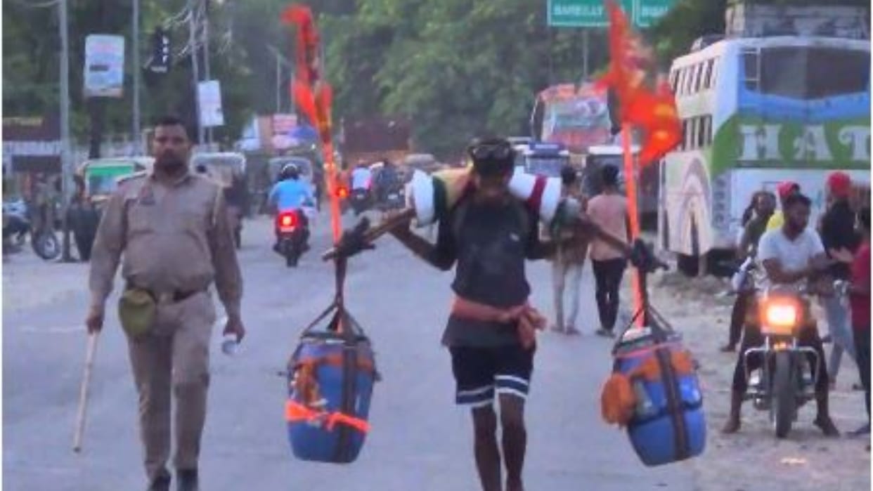 Shiv devotees chased and beaten up over food money In Brijghat garh