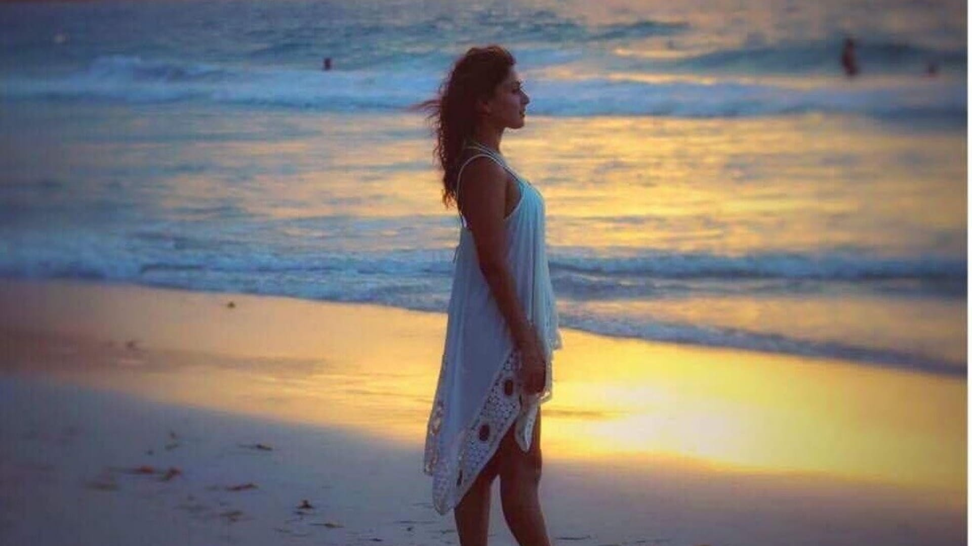 Manjari Fadnnis achieves rare fete of getting two of her films release same day UP Files Chalti Rahe Zindagi