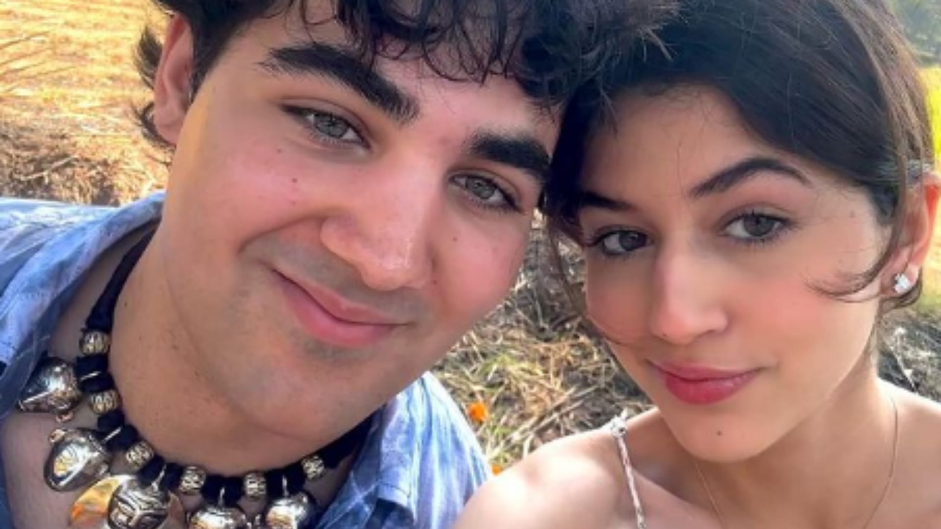 Sarfira actor Akshay Kumar Son Aarav have great bonding with cousin sister Naomika Saran