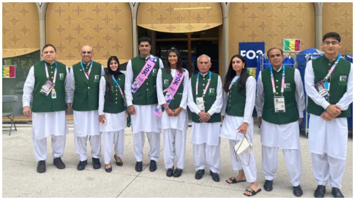 Pakistan Athletes in Paris Olympics 2024 Commentator Remarks Over Pakistan 240 Million People, 7 Athletes