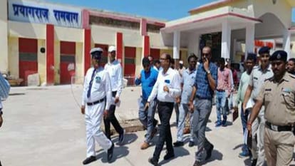 रामबाग रेलवे स्टेशन का निरीक्षण करते डीआरएम प्रयागराज।
