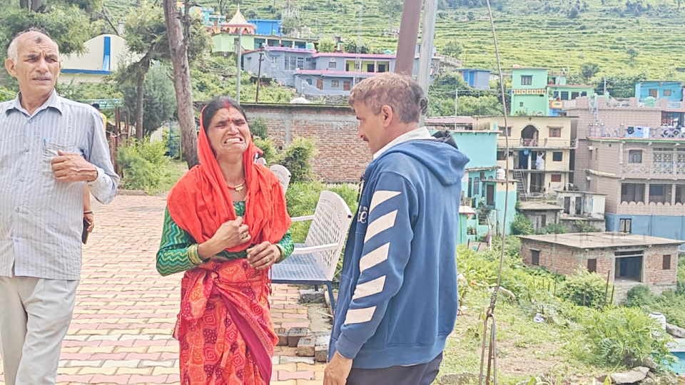 Tehri Disaster: Homes destroyed after landslide People cried in relief centres Painful Photos