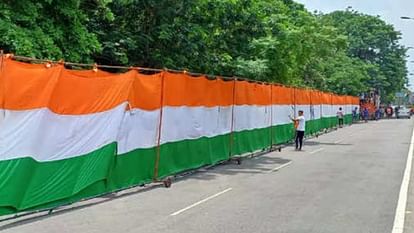 कैथल के कावड़ियों का जोश हाई: 351 फीट की तिरंगा कावड़ के साथ निकले हरिद्वार, दे रहे देशभक्ति का संदेश Kavadis of Kaithal going Haridwar with 351 feet tricolor Kavad