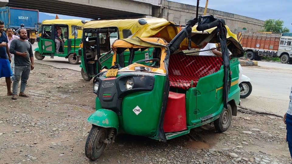 Four Injured in accident in pinjore