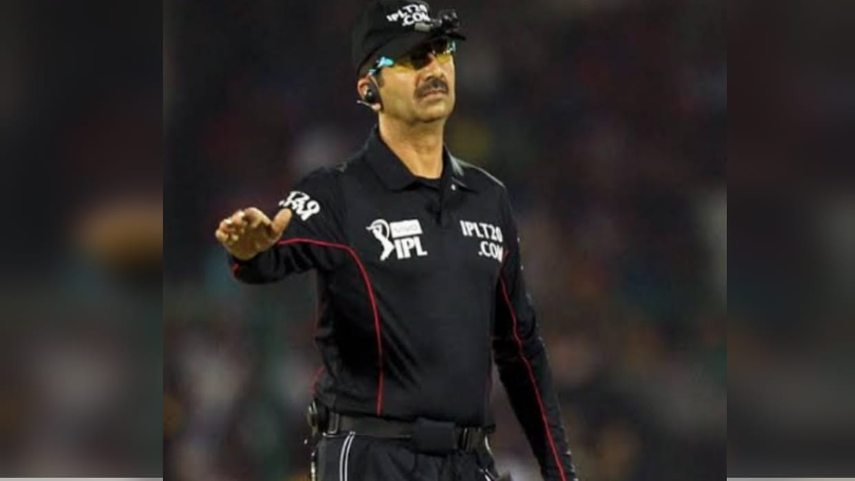 Anil Choudhary gets Best Umpire award in Delhi by Bcci