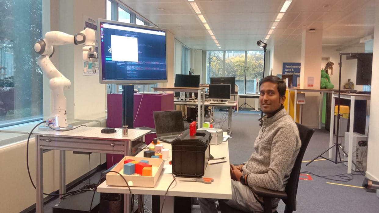 Dr. Roshan's fingers fitted into robot that will pick up things intelligently