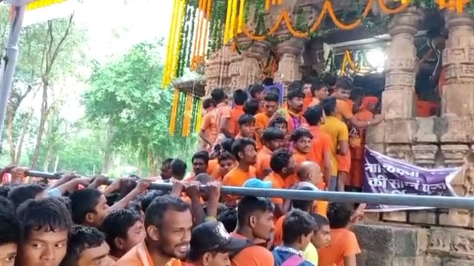 Thousands of Shiva devotees gathered at Bhoramdev temple and reached Kanwadiya