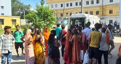 Accident Today : बिहार में बड़ा हादसा, तेज रफ्तार ट्रक ने ली पांच की जान; पूजा कर ऑटो से लौट रहे थे सभी Bihar News : Vaishali Road accident today on hajipur areraj state highway many died in accident news