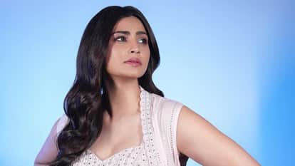 Salman khan coacter Daisy Shah shares health update about salim khan says he is out of danger