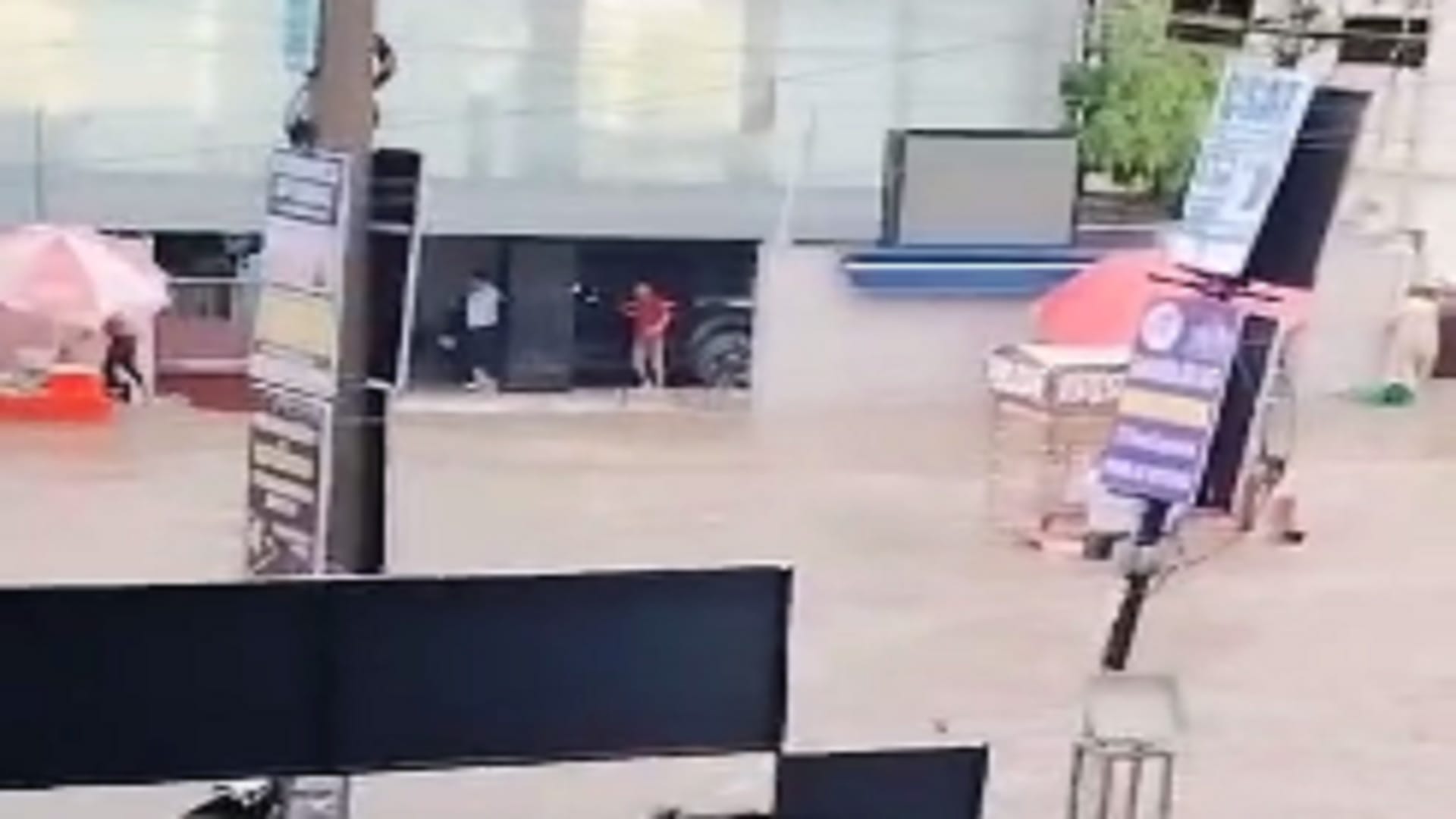 Delhi Coaching Centre Flooded new video of Rajendra Nagar accident surfaced SUV passed by and gate fell down