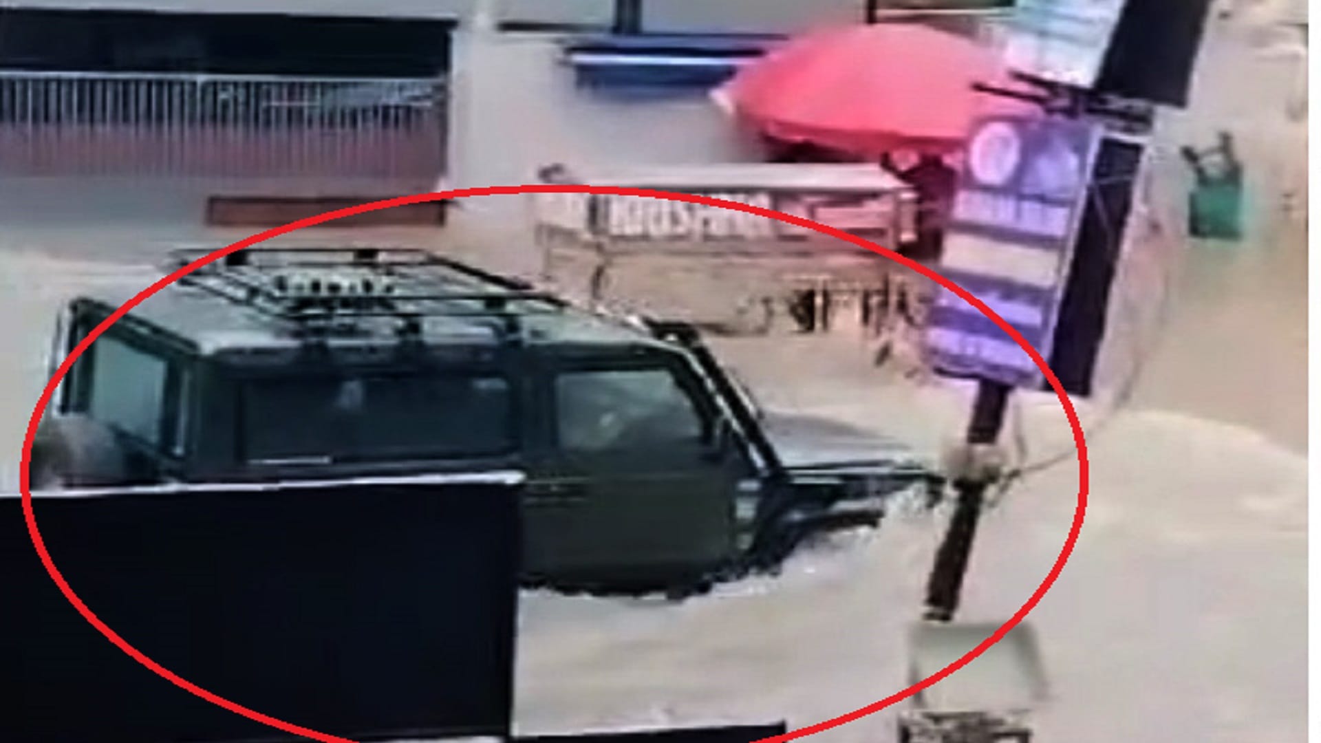 Delhi Coaching Centre Flooded new video of Rajendra Nagar accident surfaced SUV passed by and gate fell down
