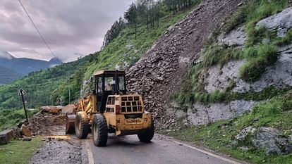 Landslide near Gangotri Highway Uttarakhand weather News read All Updates in hindi