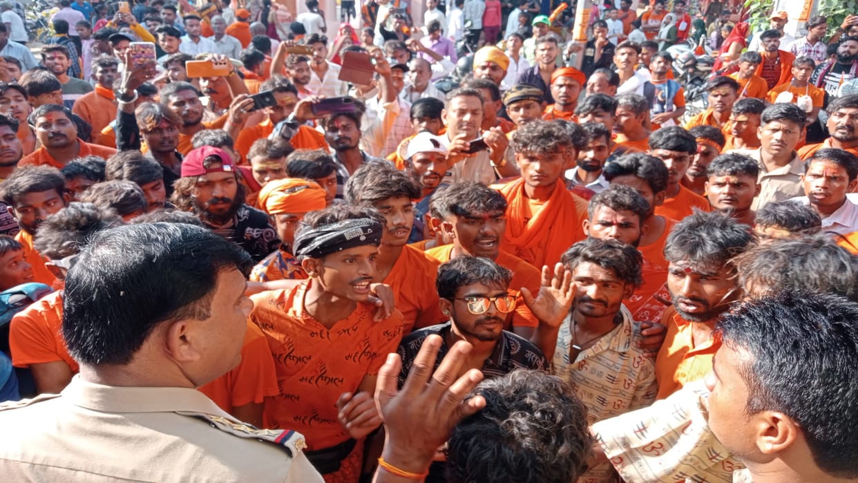 Kanwariya died due to drowning in Sai river, Baba Belkharnath had come to perform Jalabhishek.