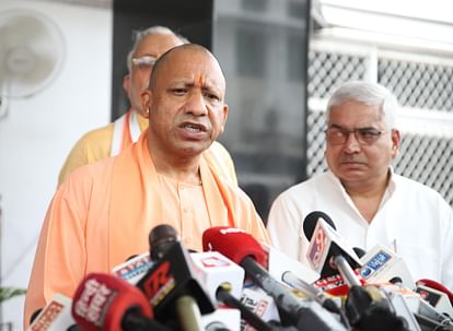 यूपी: पेपर लीक और सॉल्वर गैंग के दोषियों को मिलेगा आजीवन कारावास, एक करोड़ जुर्माना, सदन में पेश हुआ विधेयक UP: Those guilty of paper leak and solver gang will get life imprisonment, one crore fine, bill introduced in