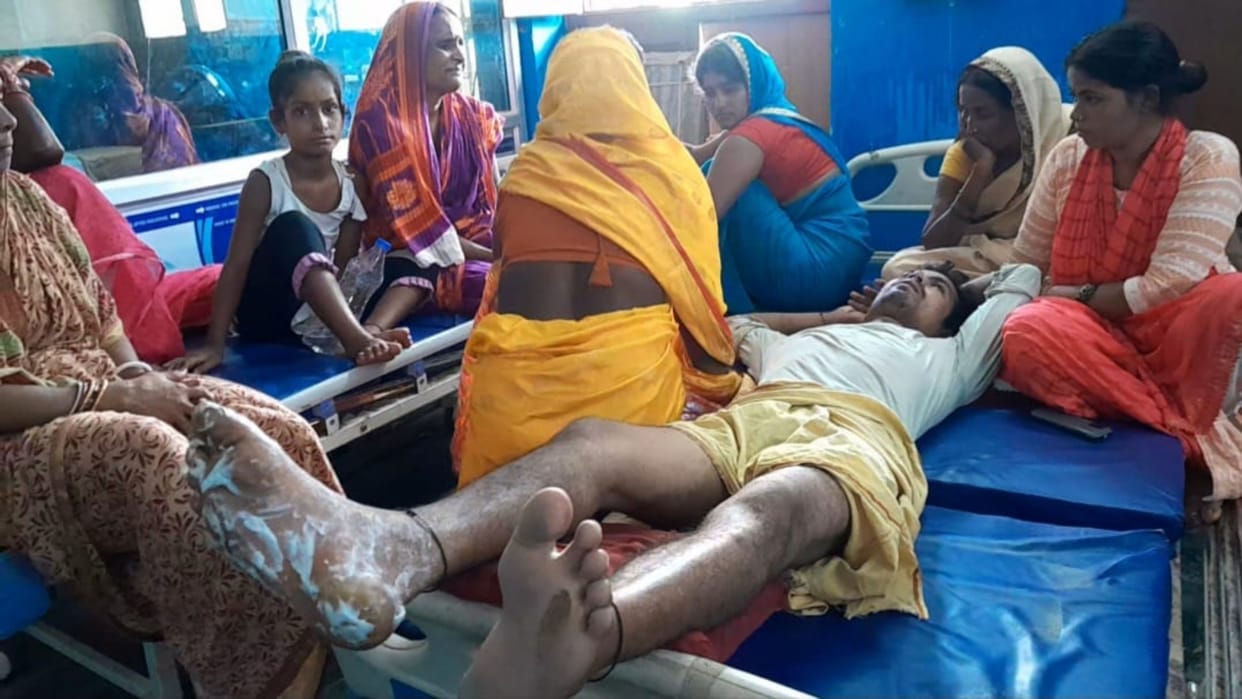 Motihari News: Pregnant woman dies due to electric current flowing through iron door, husband also injured