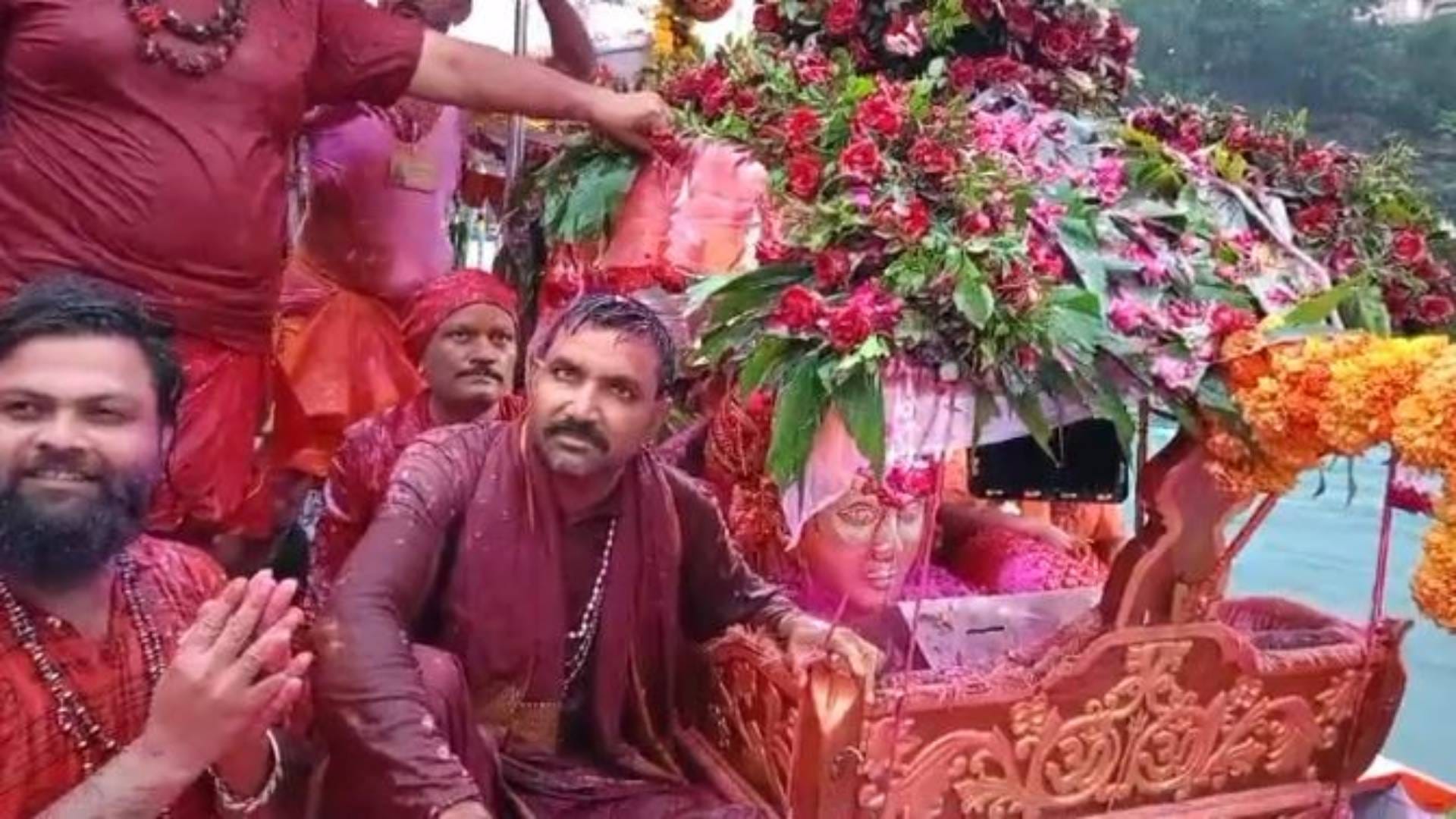 Sawan Somwar Bholenath went boating amidst drizzling rain Baba palanquins were taken around city pictures