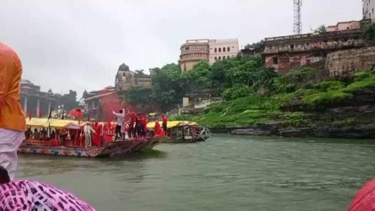 Sawan Somwar Bholenath went boating amidst drizzling rain Baba palanquins were taken around city pictures