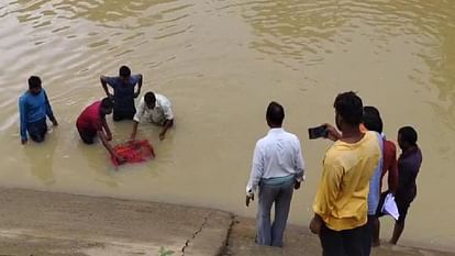 Korba: नहर में मिली महिला की लाश, दो दिन से थी लापता, खेत जाने के नाम पर घर से निकली थी बुजुर्ग महिला body of woman was found in canal she was missing for two days in Korba