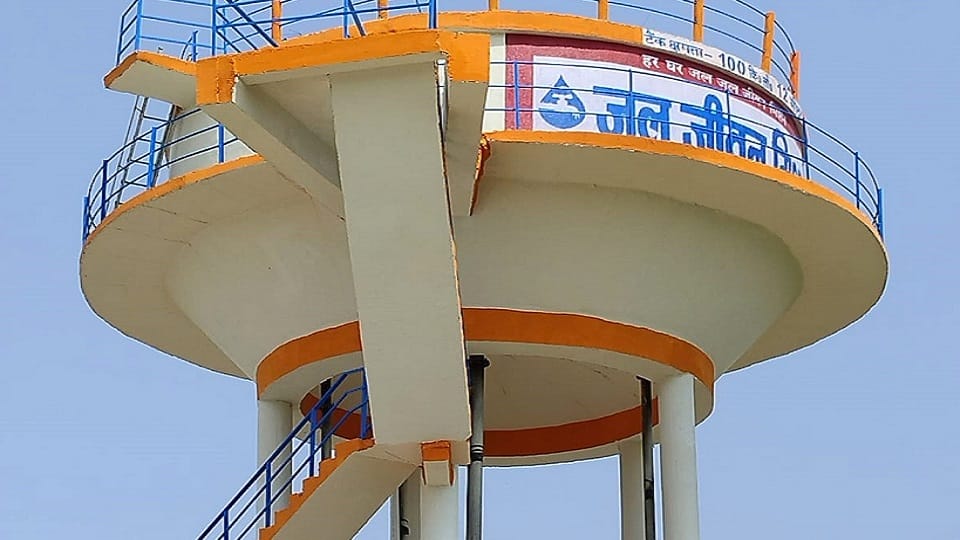 Jhansi: Officers struggling to complete the unfinished work of Jal Jeevan Mission