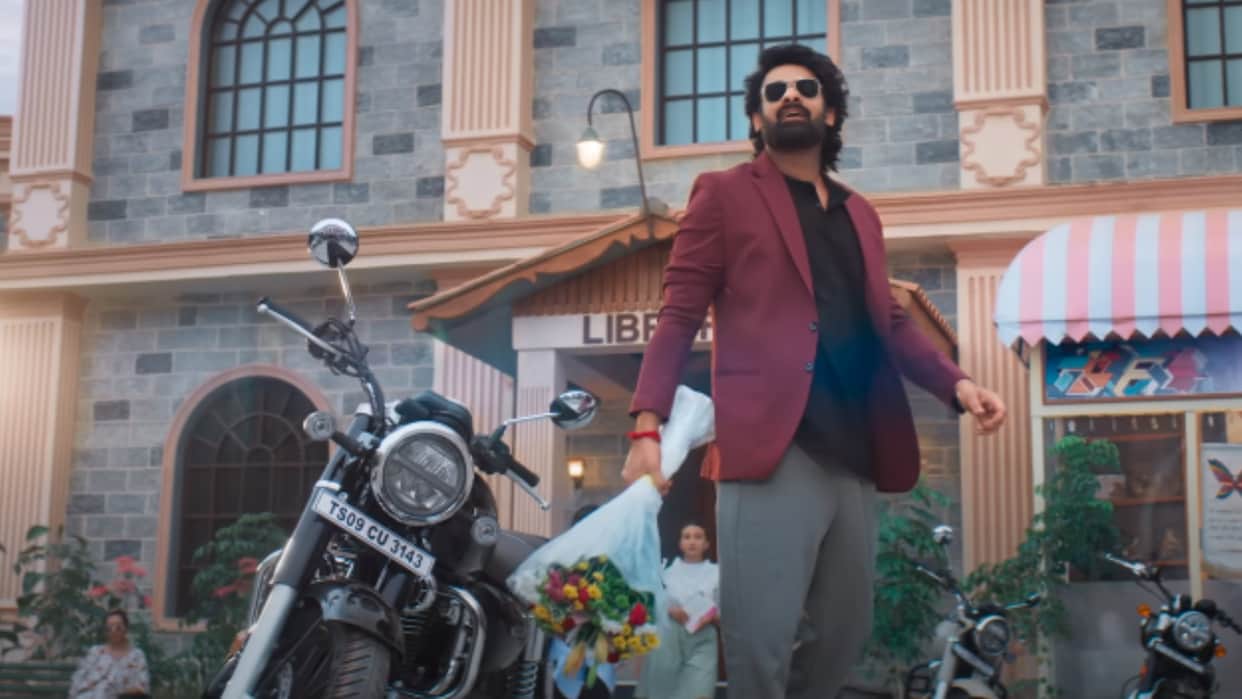 Prabhas upcoming movie raja saab first glimpse released actor look is romantic release date revealed