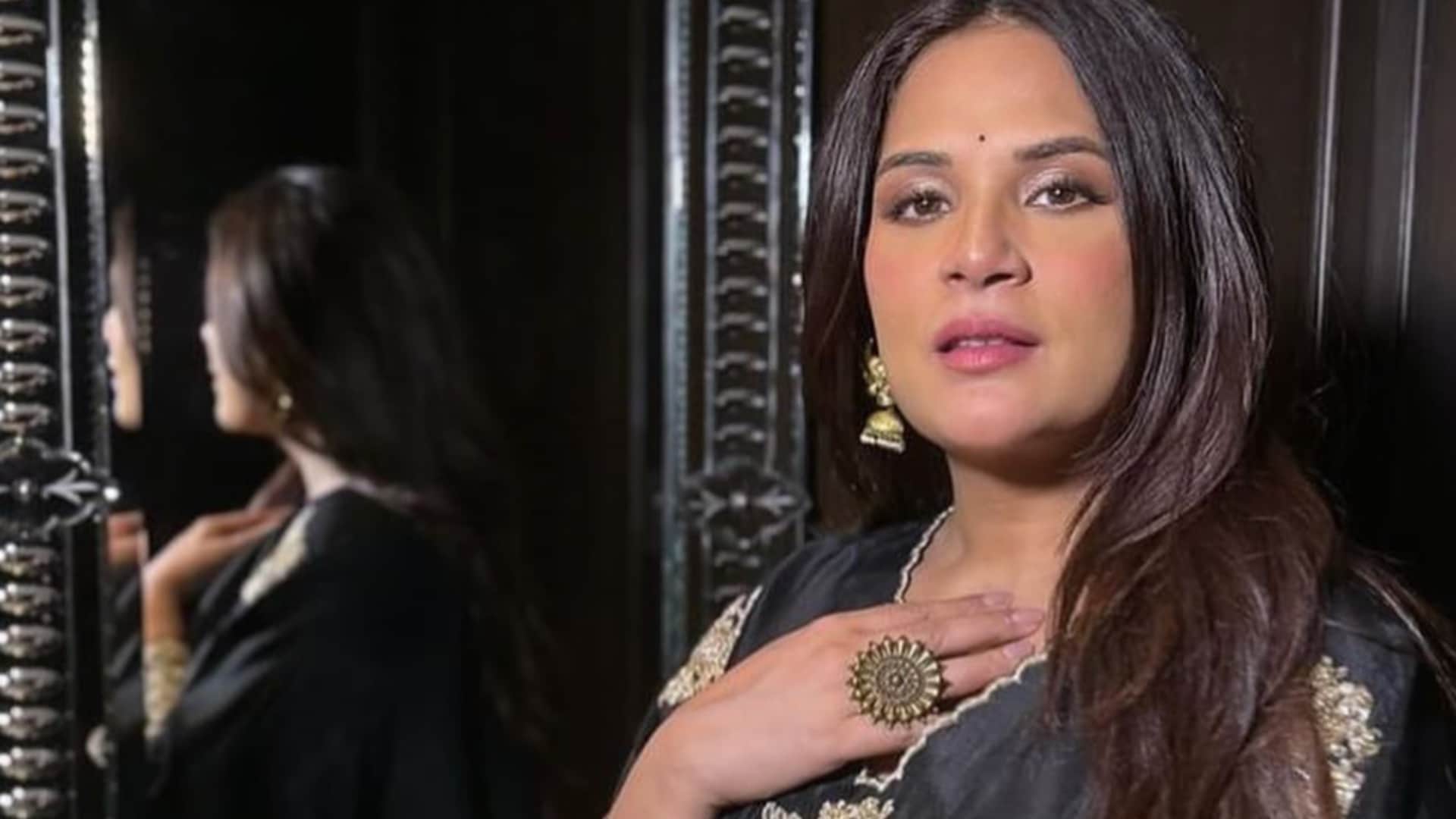 Shabana Azmi went to see new the mommy Richa Chadha with Dia Mirza Urmila Matondkar and Tanvi Azmi shares pi