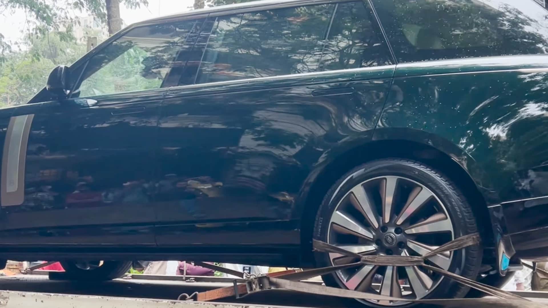 GhudChadi star Sanjay Dutt gifted himself a new luxury car on his own birthday click here to photos