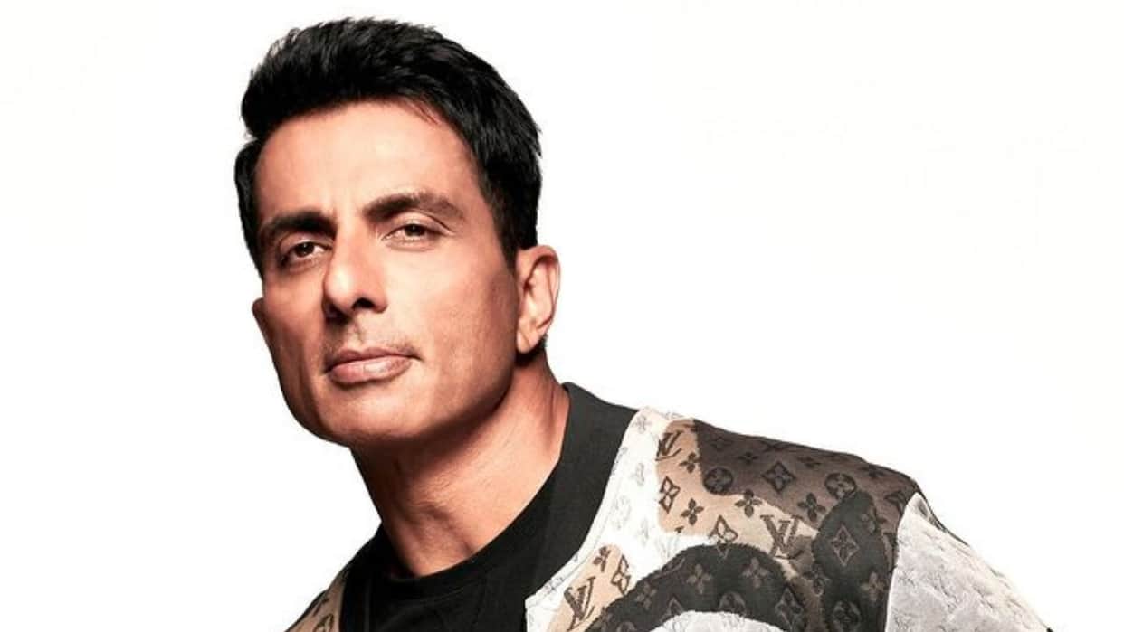 Sonu Sood spoke about the time when Income Tax officials raided for four days there are no locks in his house
