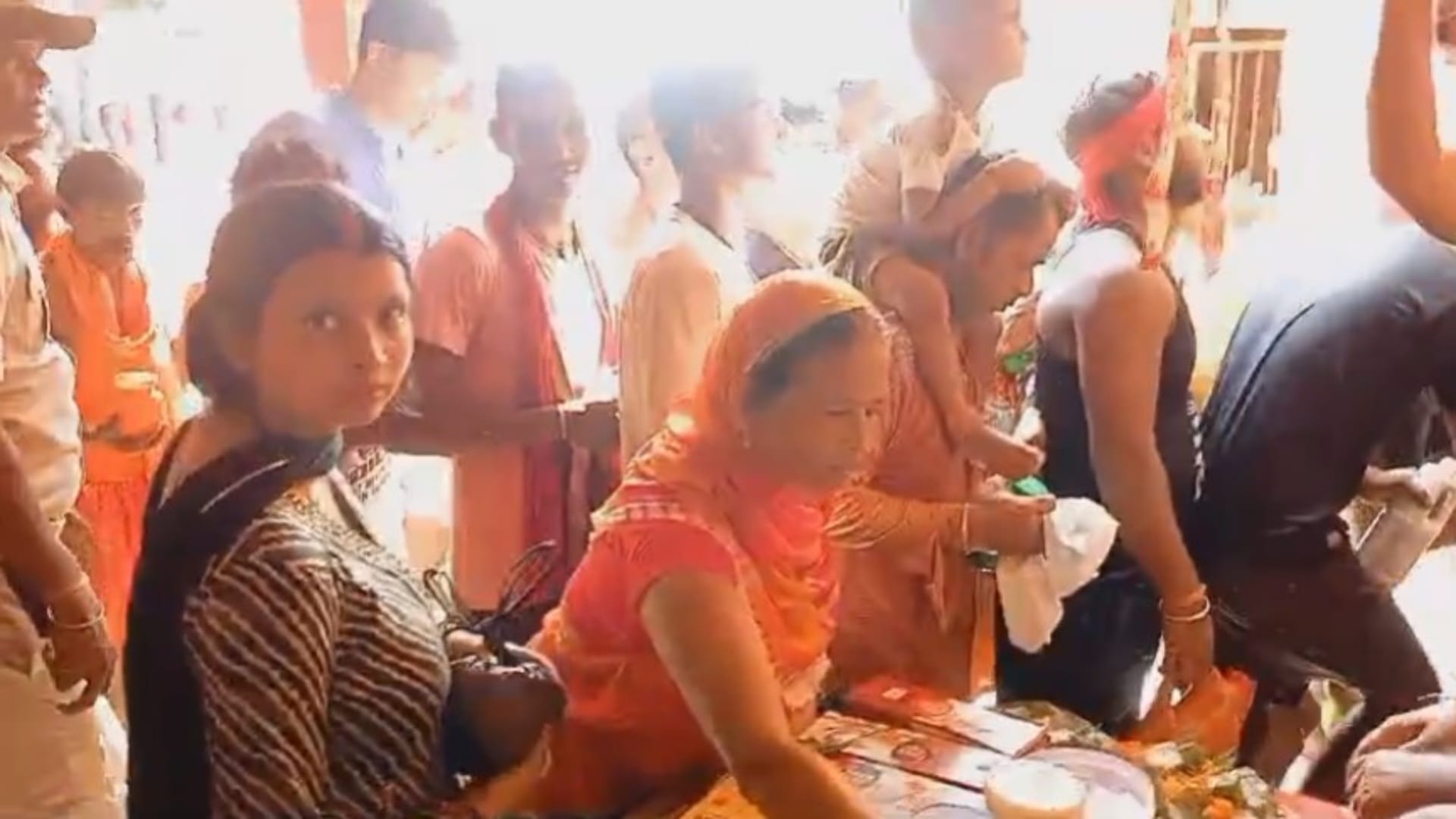 Sawan: On second Monday a huge crowd of devotees gathered in Ajgaivinath temple since morning, see pictures