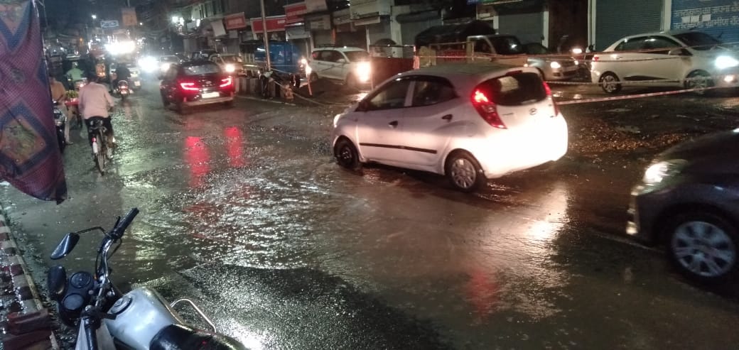 Uttarakhand Weather Update Heavy rains with thunder and lightning in Dehradun waterlogging in many areas