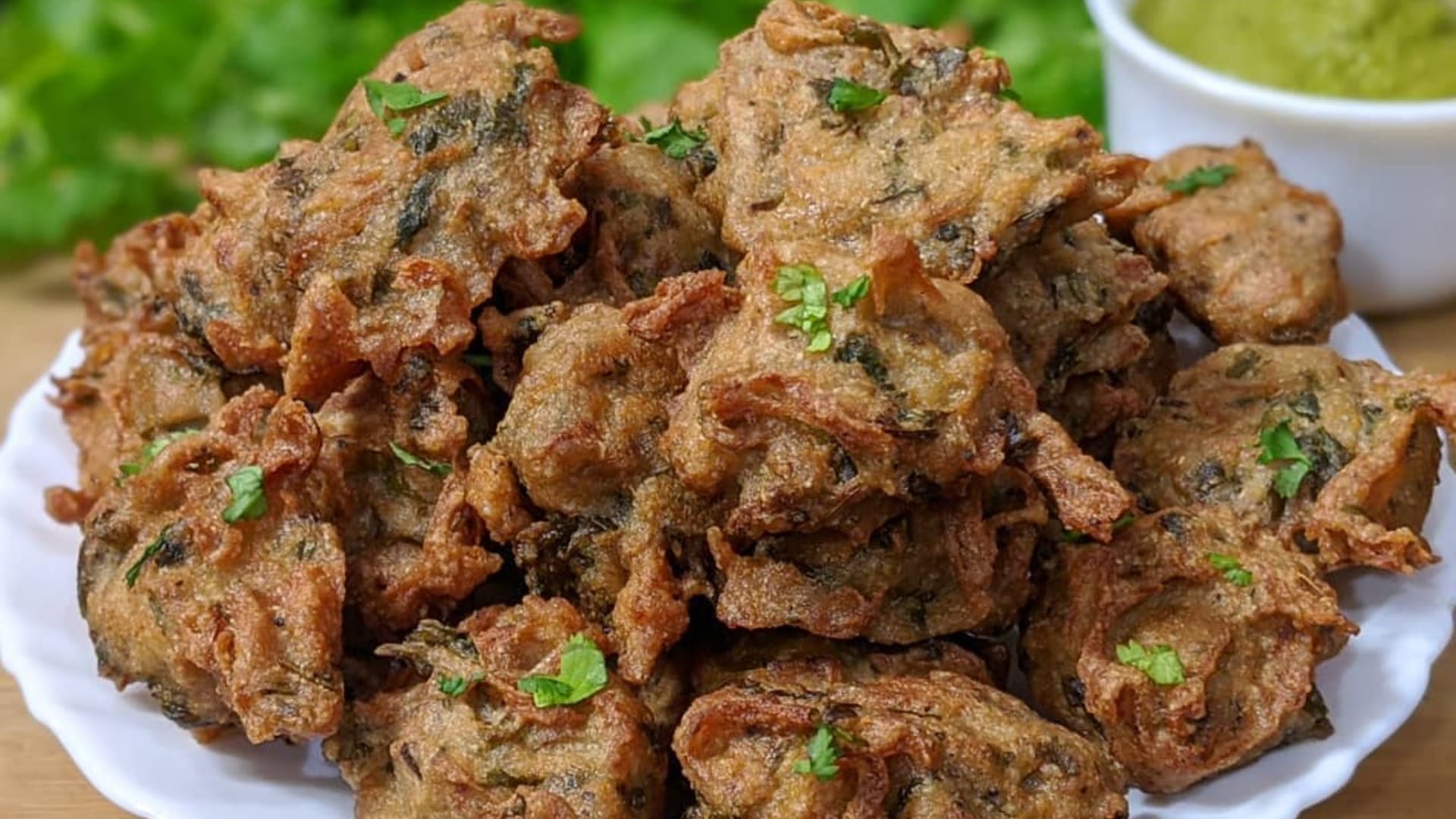 Sawan Somwar Vrat Recipe 2024 kuttu ke aate ke pakode kaise banaen kuttu ke atte ki pakodi recipe