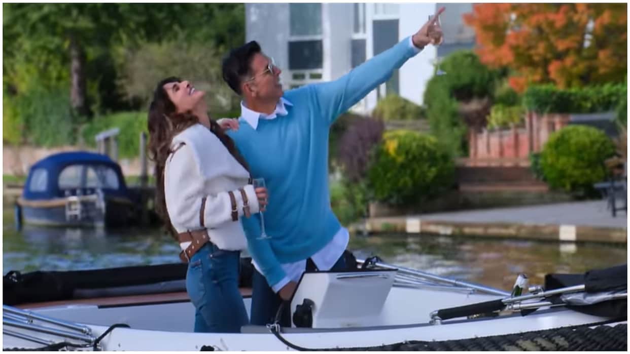 Akshay Kumar and Vaani Kapoor Movie Khel Khel Mein New Song Duur Na Karin Out