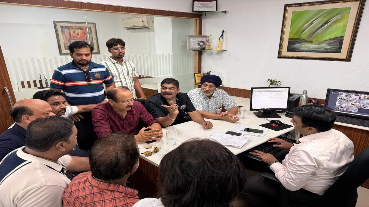Money deducted from current accounts opened with zero balance, traders protested