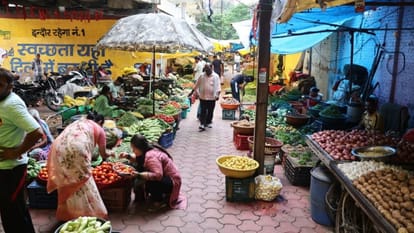 indore sabji vegetables fal fruit market mandi removal nagar nigam