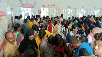 एसएन की ओपीडी में मरीजों की भीड़