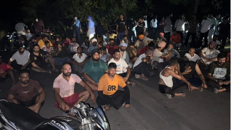 Angry People Blocked The Highway In Protest Against Power Cut In Halwara Ludhiana. – Amar Ujala Hindi News Live