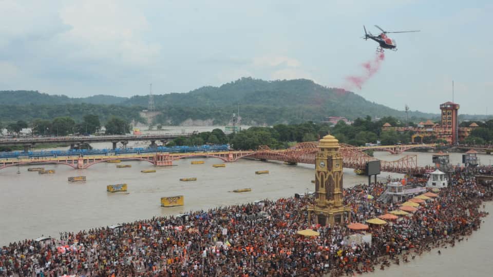 Kanwar Yatra 2024 Huge crowd in Haridwar 2.51 crore devotees take Gangajal so far in nine days Photos