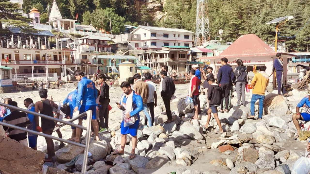 Kanwar Yatra 2024 Gangotri Dham Kanwar yatri returning after collecting Ganga water Uttarkashi watch Photos