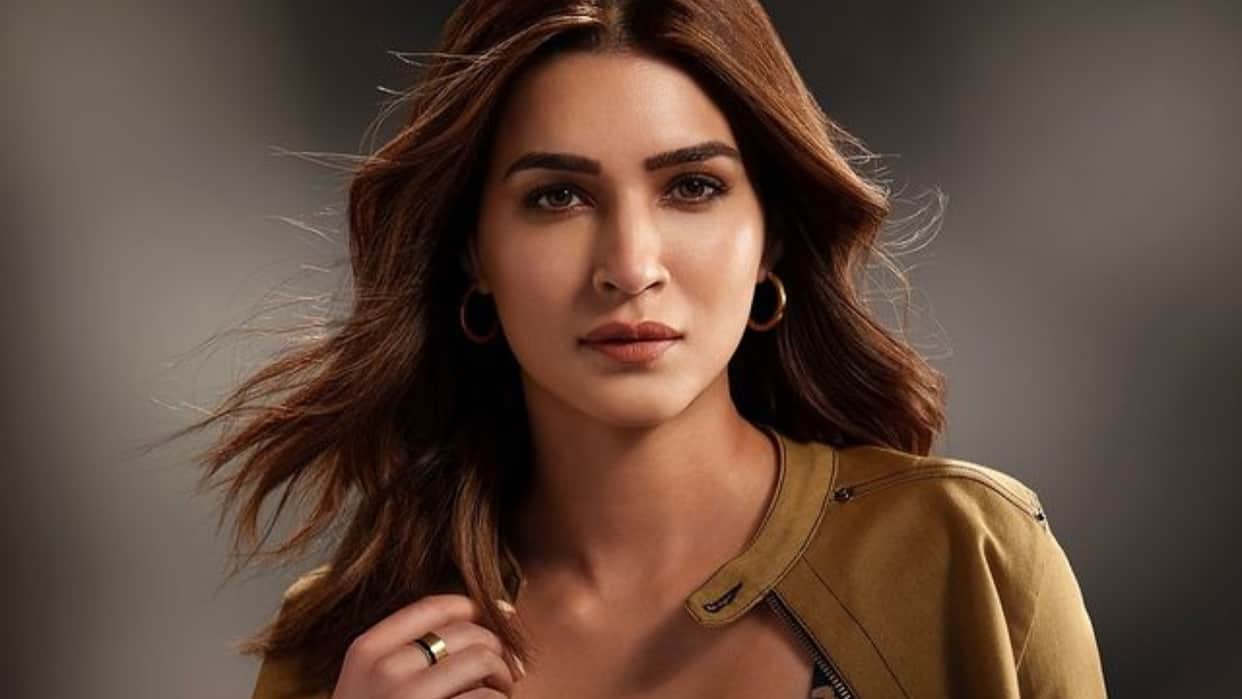 Kriti Sanon mother Geeta sanon old post is getting viral amid a video allegedly showing her smoking in Greece