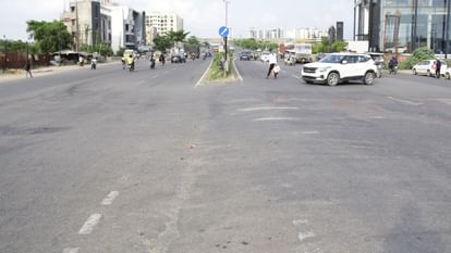 Illigal cuts will be closed on Lucknow to Ayodhya highway.