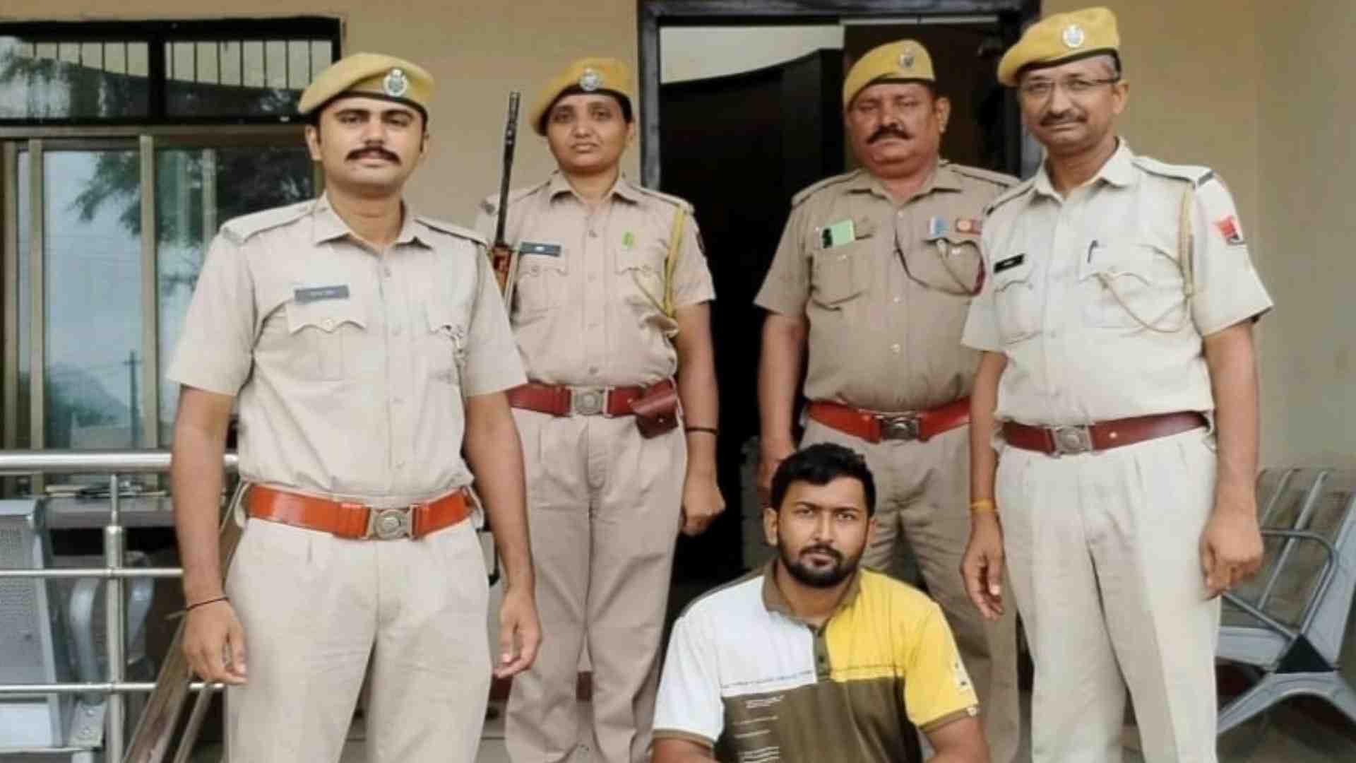 पुलिस की गिरफ्त में आरोपी।