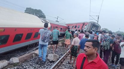 Indian Railway Jharkhand Train Mishap news in hindi Chakradharpur Howara-CSMT Express derailment Updates