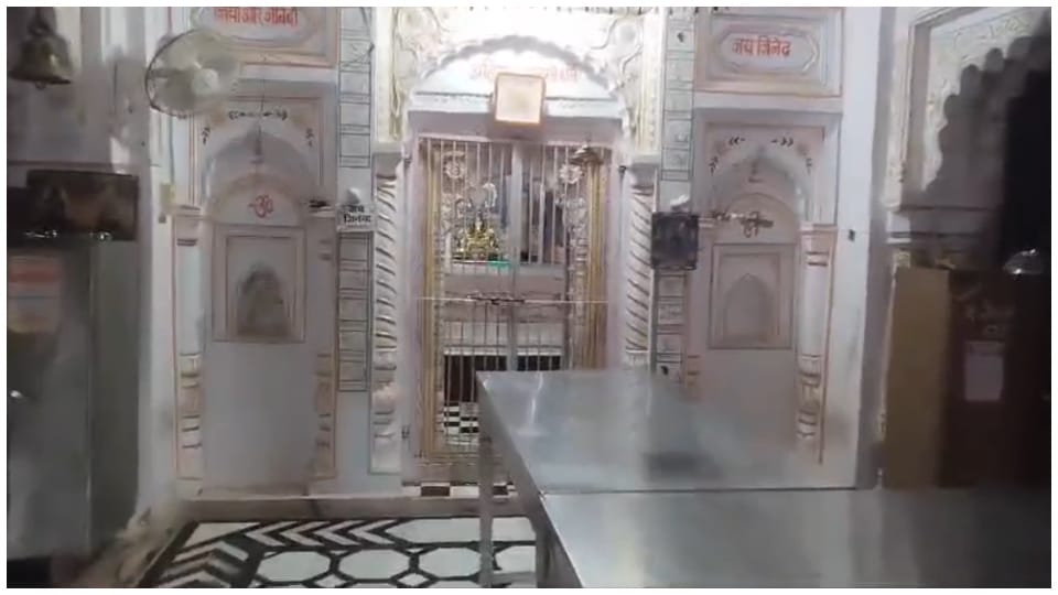 Sagar News: Thieves stole idols and valuables from Rahli's Jain temple
