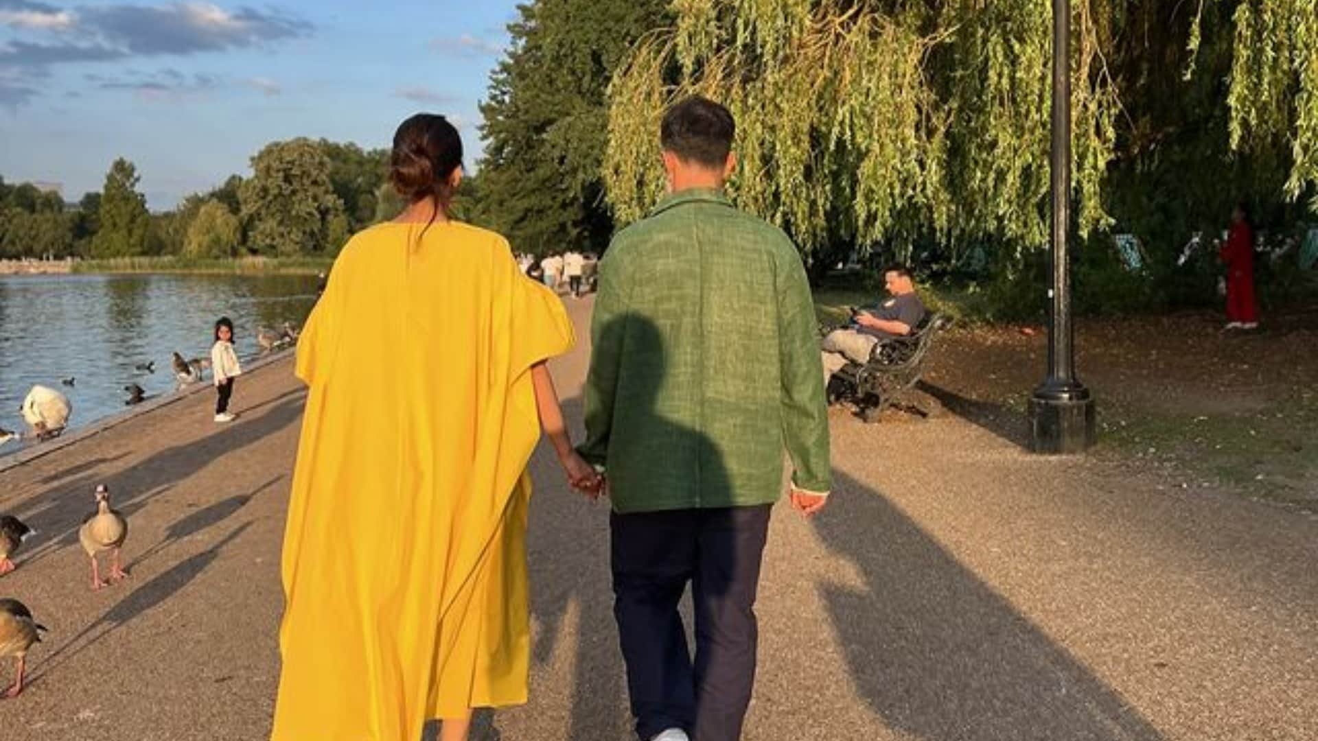 Sonam Kapoor shared beautiful pictures with her husband Anand Ahuja on his birthday also shares a note