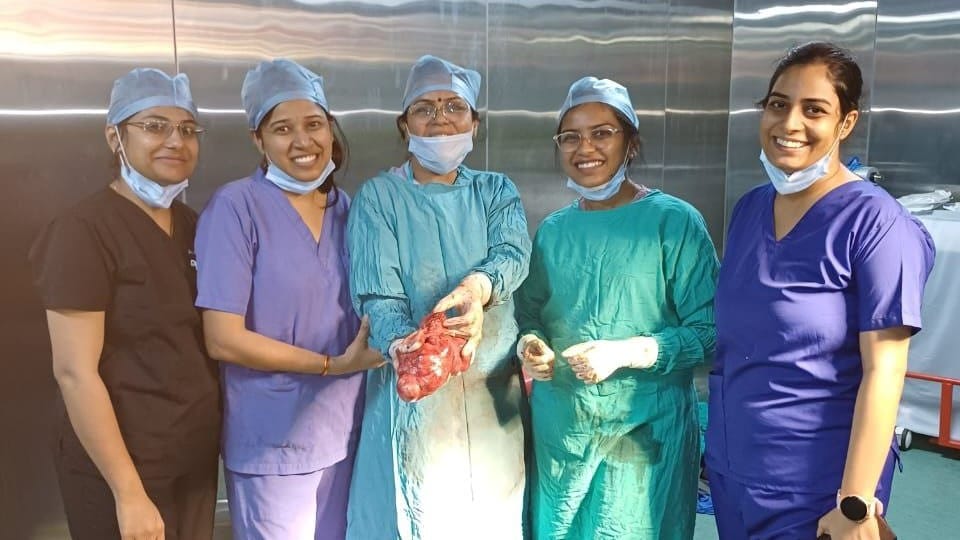 A 23 cm long and 1.5 kg tumor was removed from the patient's stomach, one such case in millions