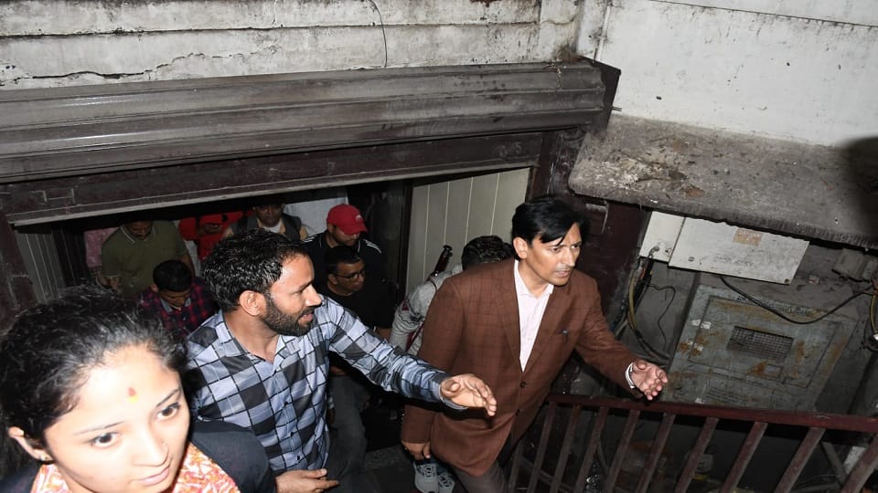 Commissioner Deepak Rawat inspected the canal covering in haldwani