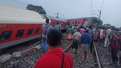 Indian Railway Jharkhand Train Mishap news in hindi Chakradharpur Howara-CSMT Express derailment Updates